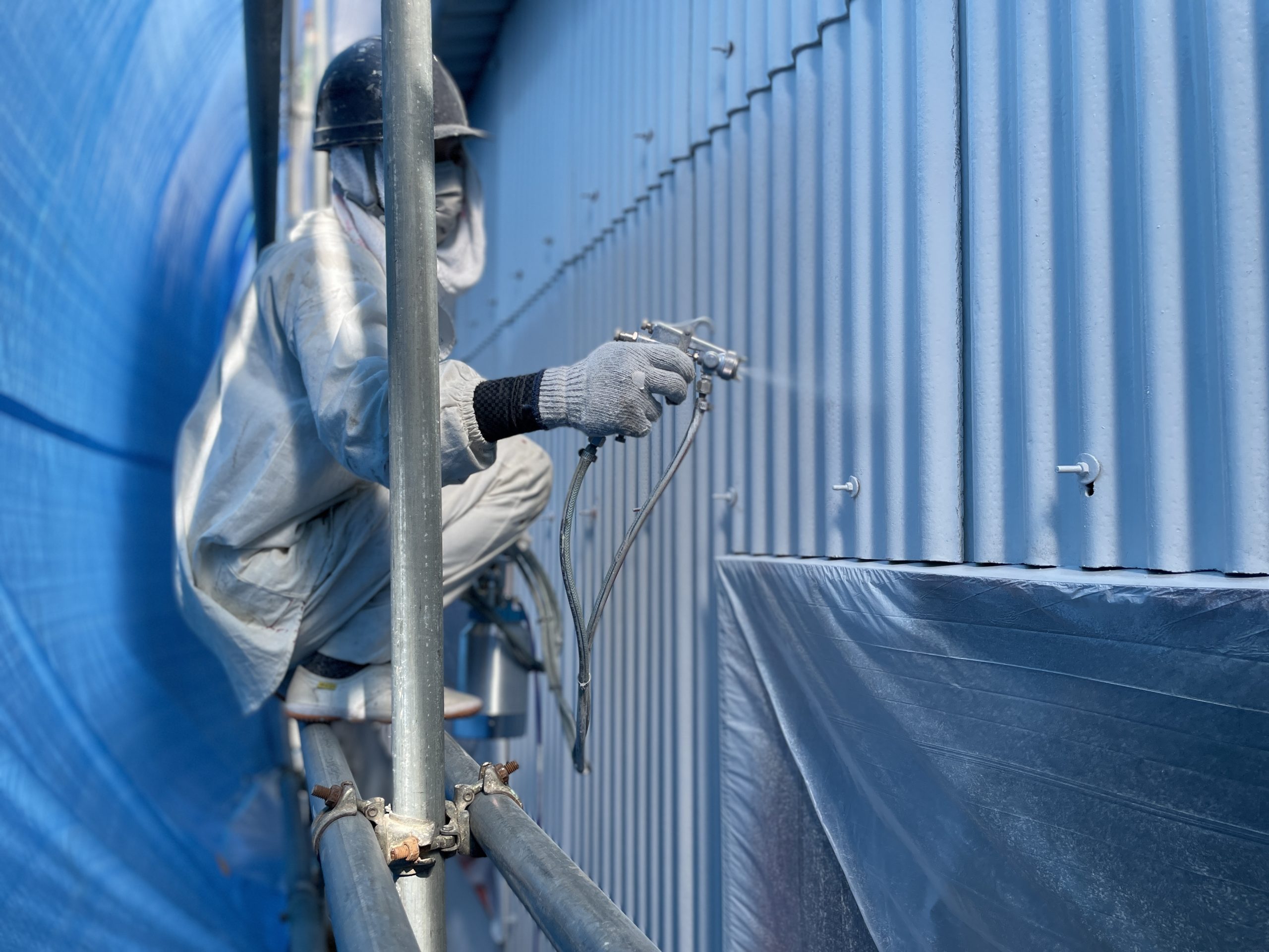 外壁塗装やカバー工法をご検討ください