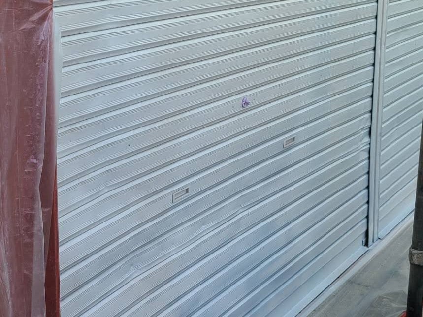 下塗りを行いました