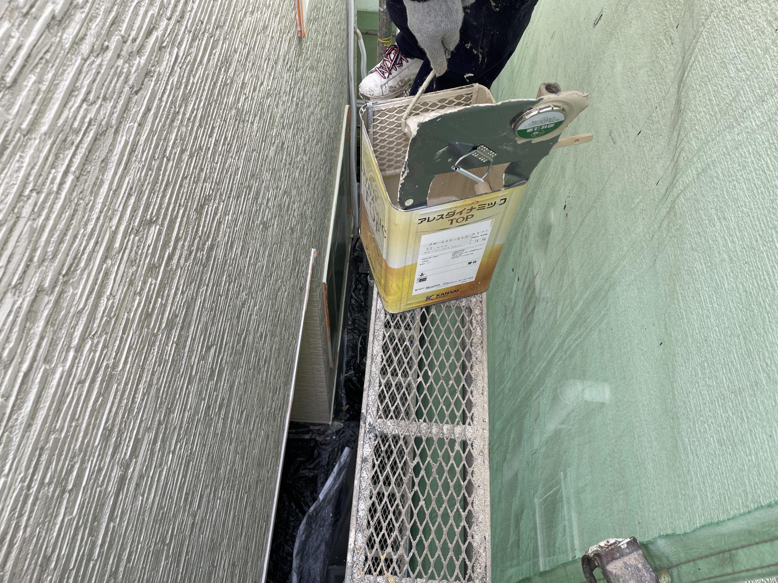 中塗り・上塗り工程です