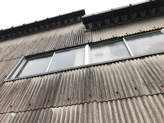 波型スレート外壁の劣化について