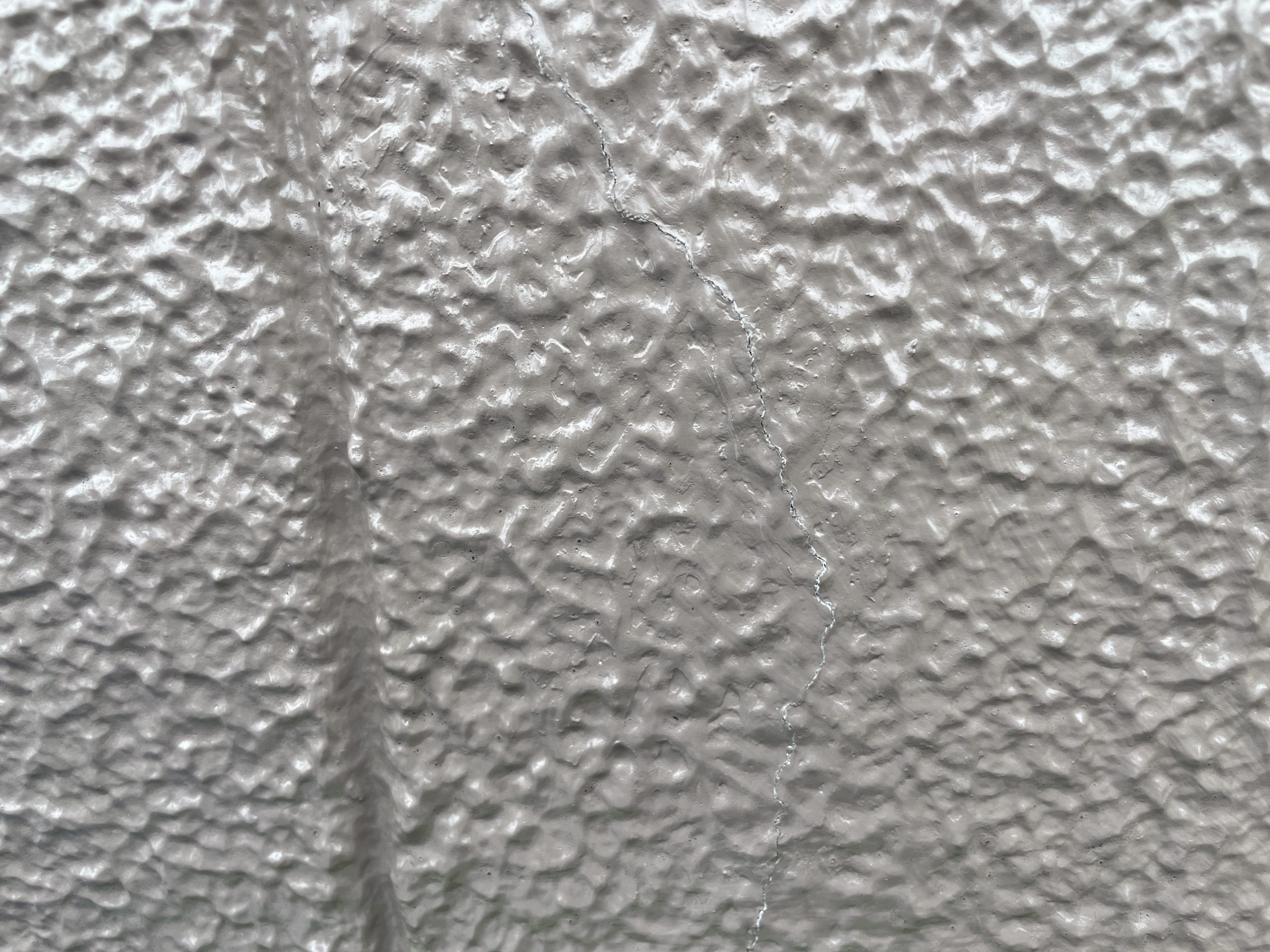 近接で見たひび割れの状態