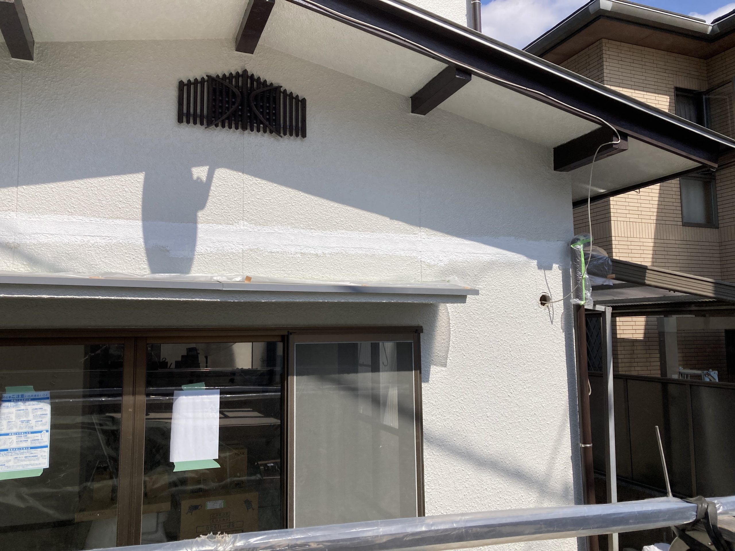 外壁塗装の下塗りを行いました