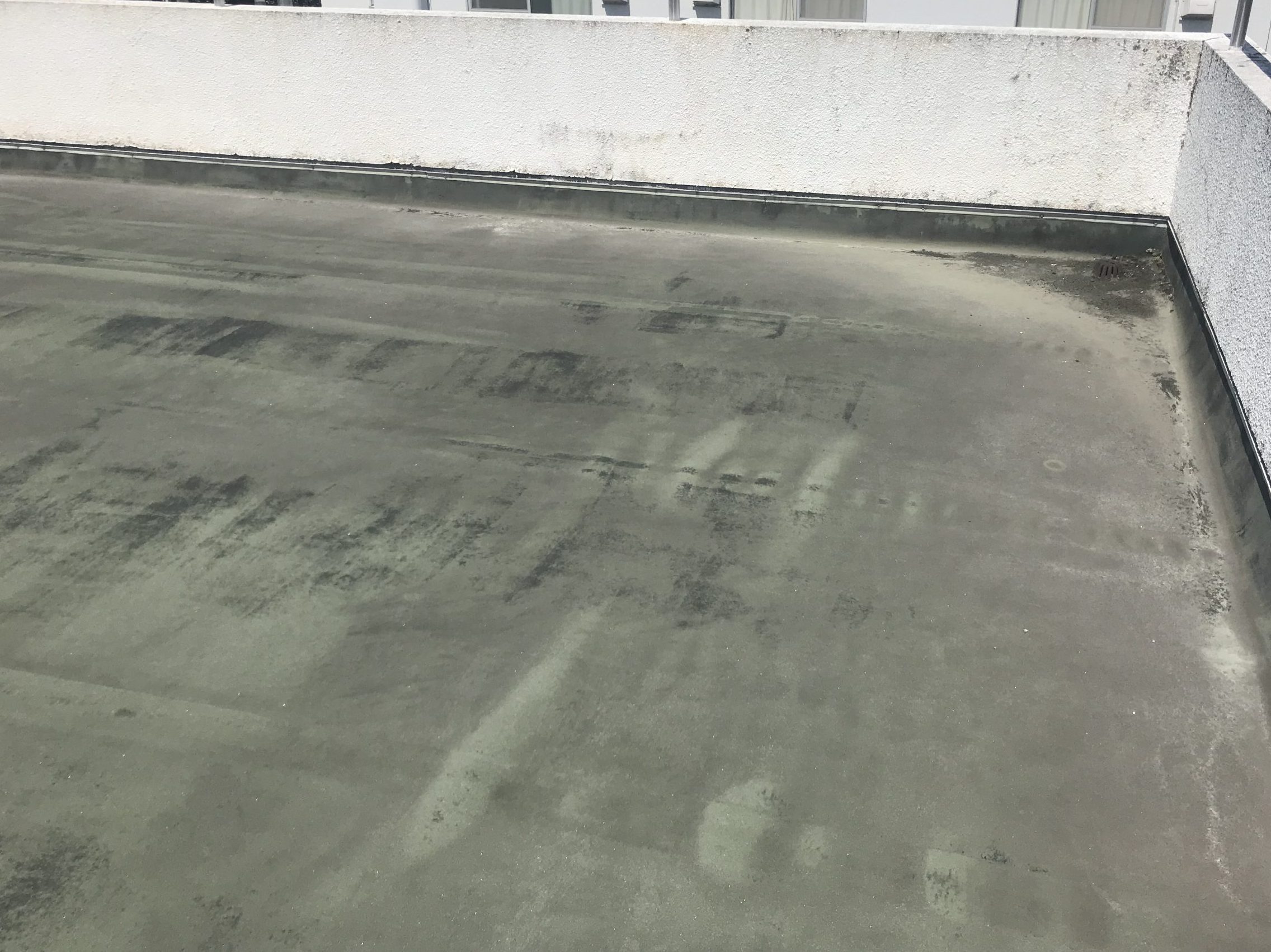 シート防水でよく見られる劣化症状まとめ