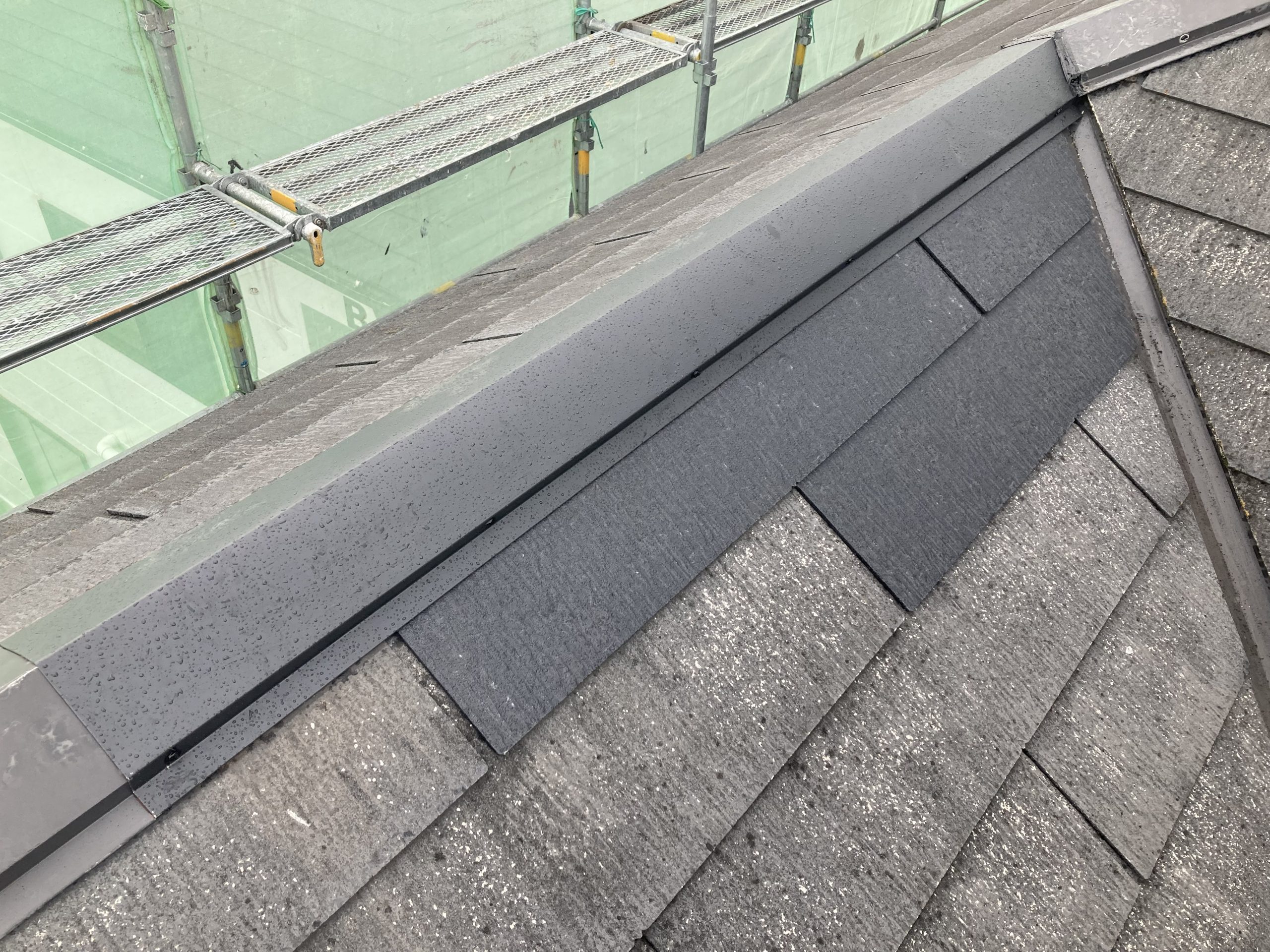 スレート屋根の部分補修を施工しました