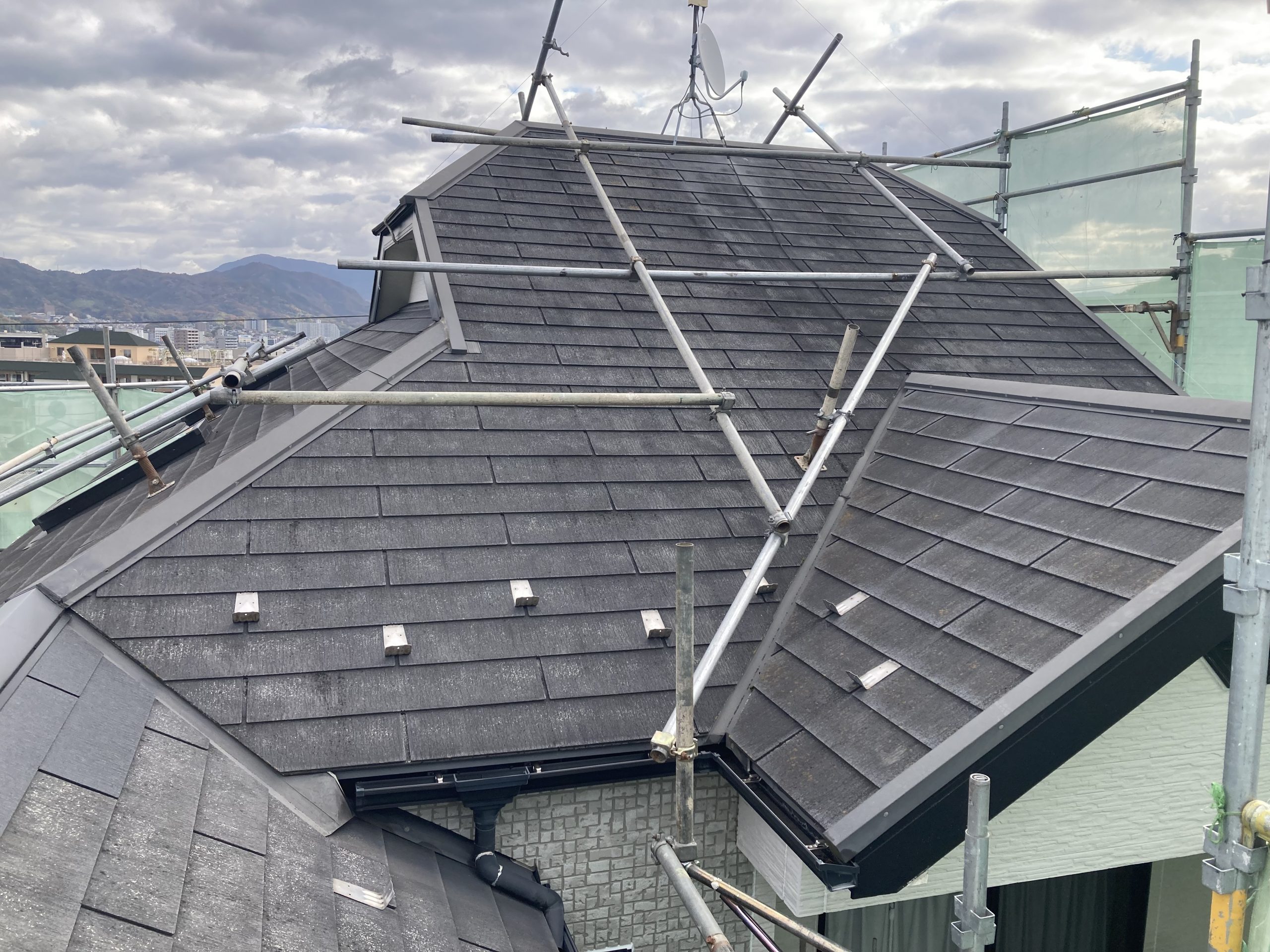 屋根塗装前の屋根です