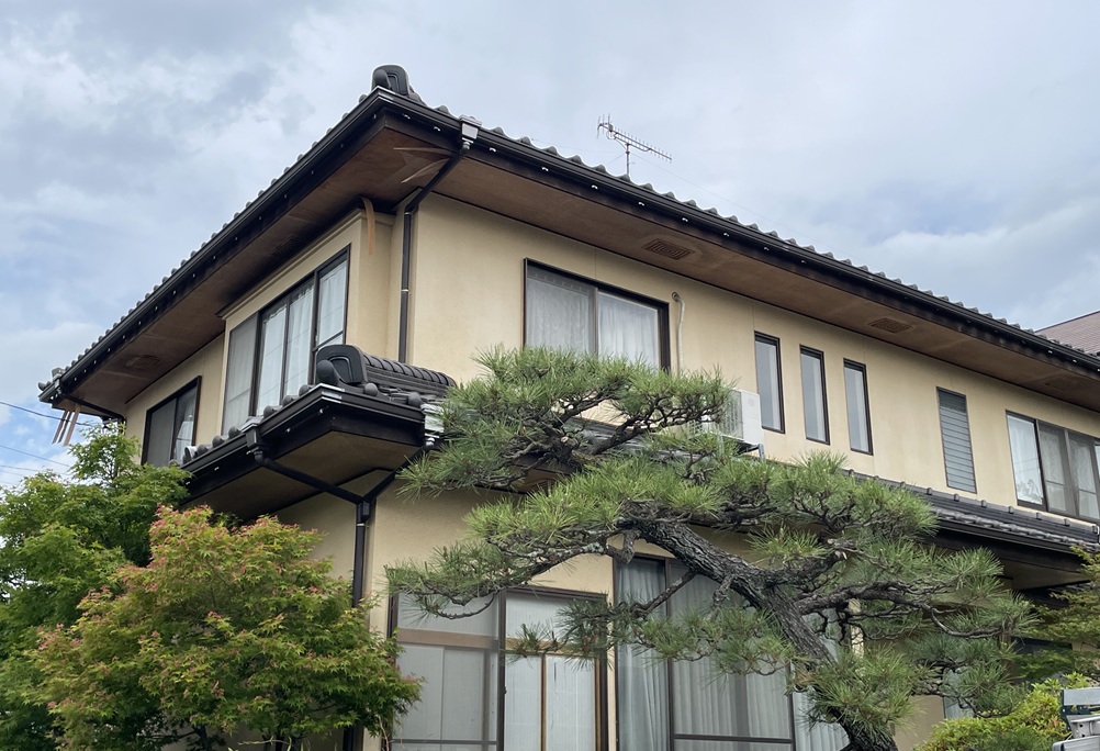 軒天追い貼り工事施工前