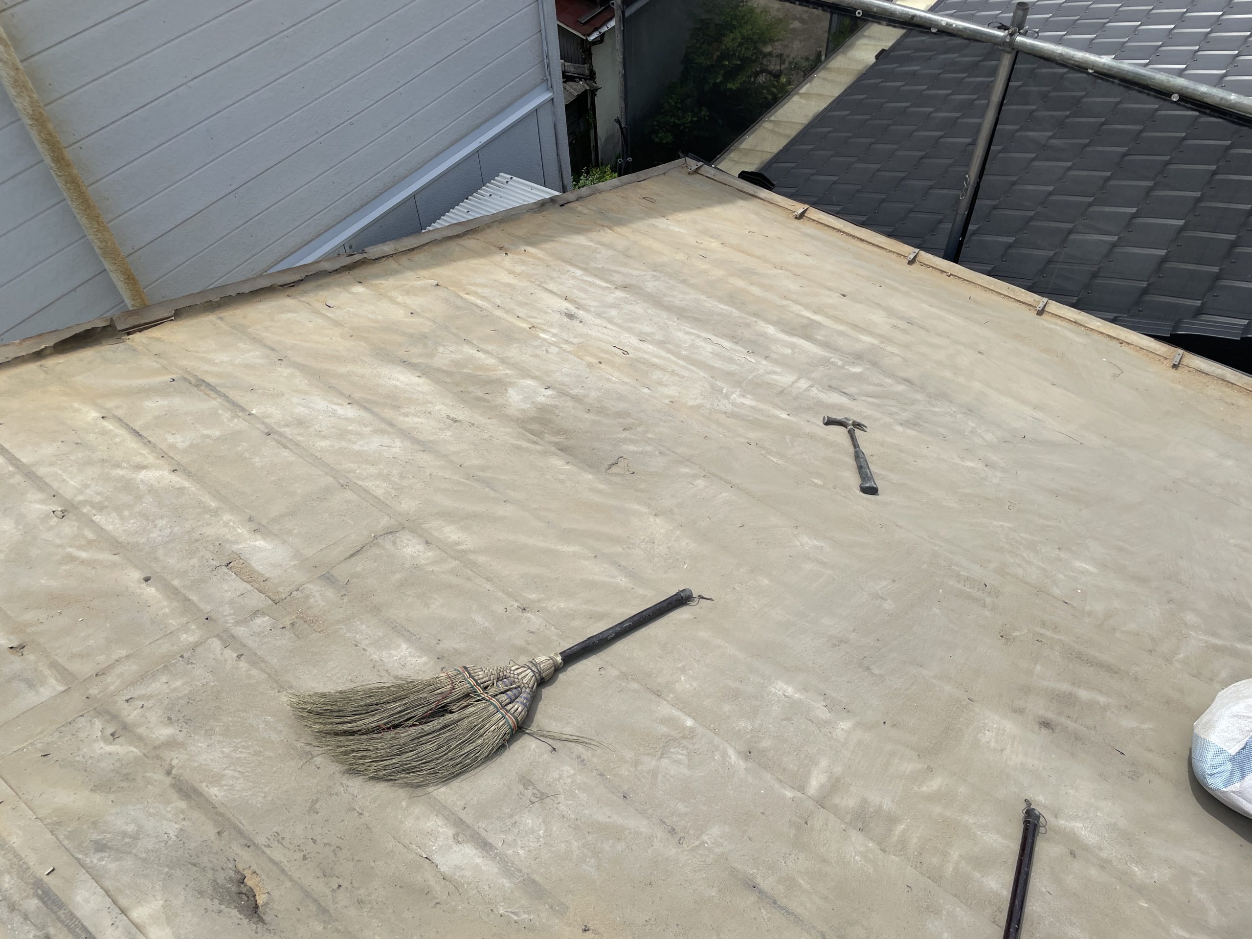 瓦の撤去が終わりました