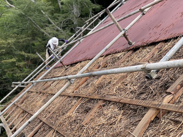 茅葺き屋根