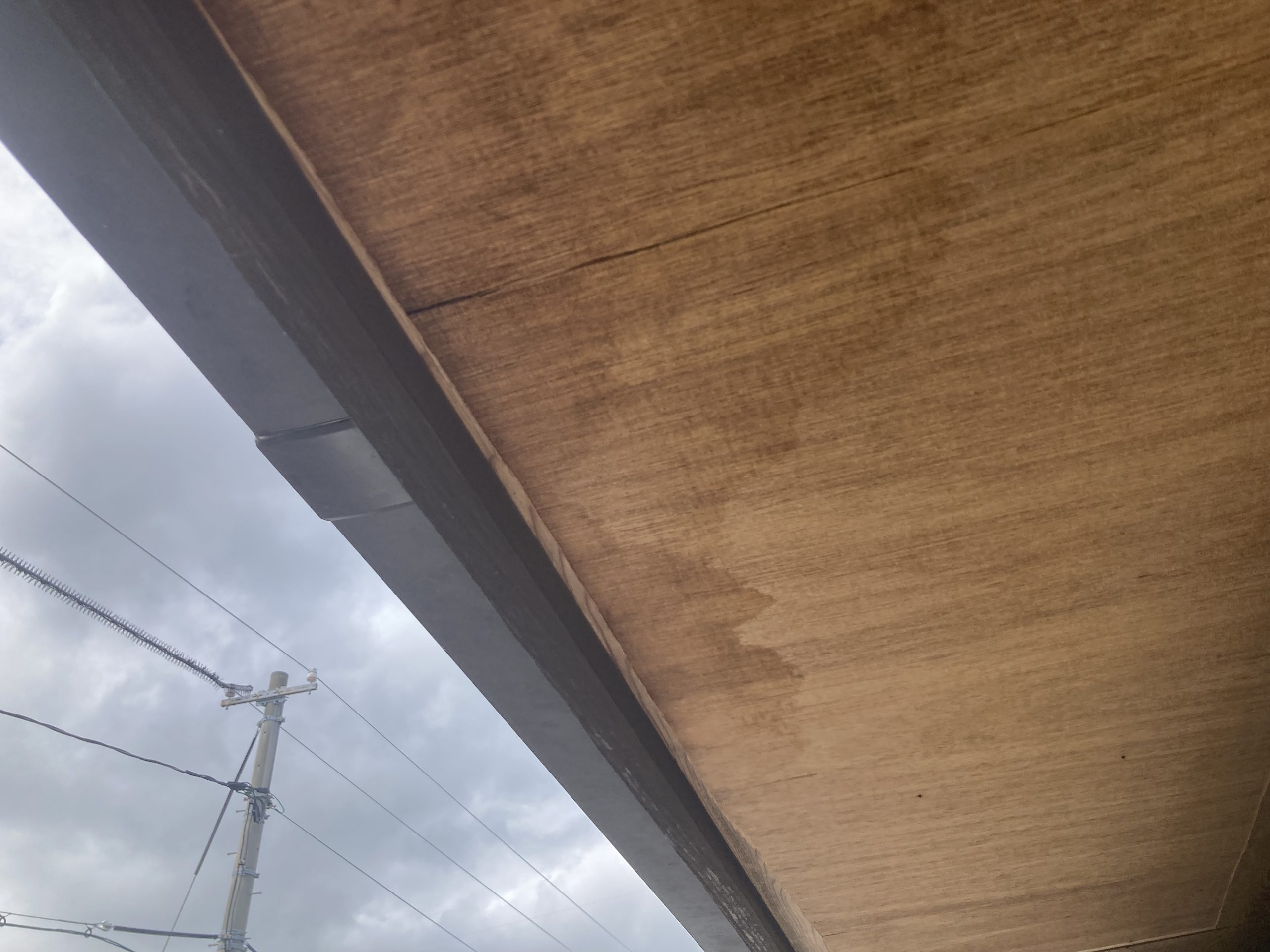 工事前の軒天です