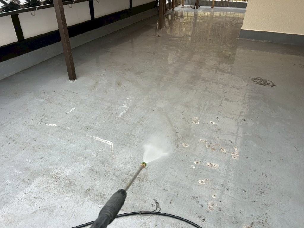 高圧洗浄を行いました