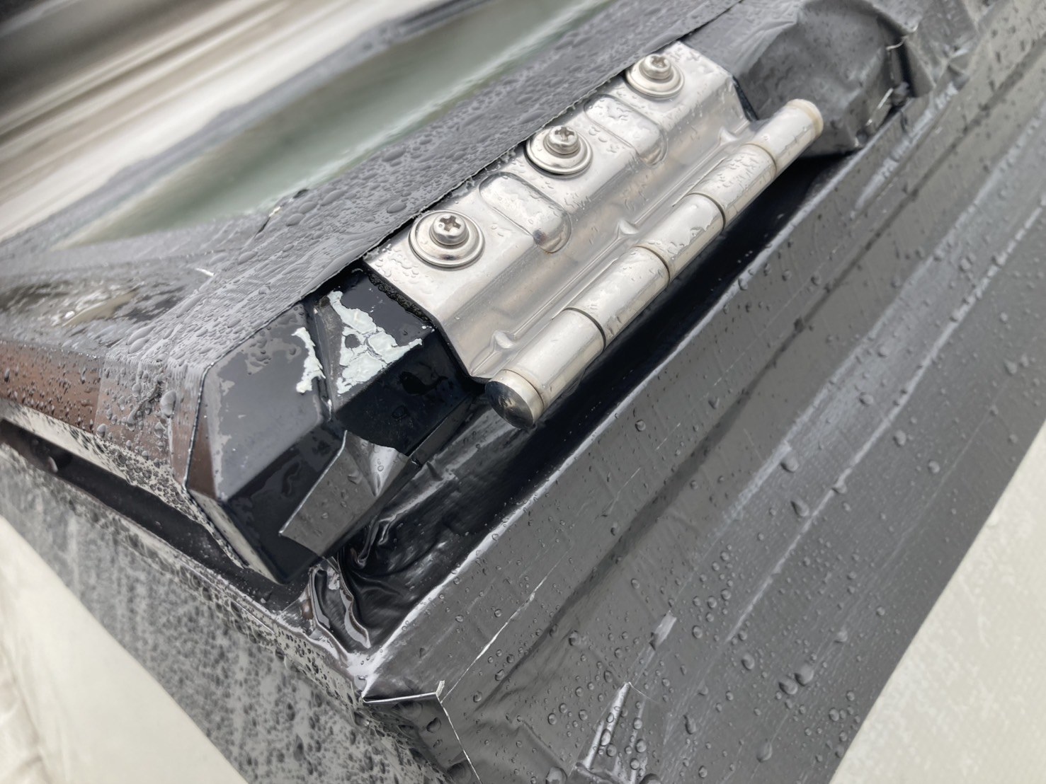 天窓雨漏り補修