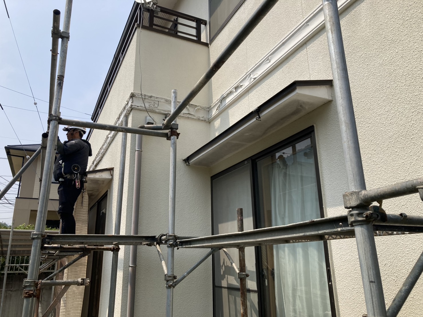 仮設足場を設置していきます