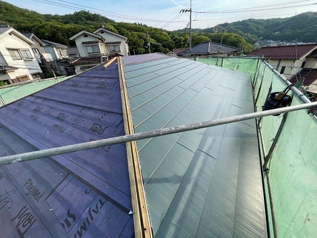 ガルバリウム鋼板　屋根