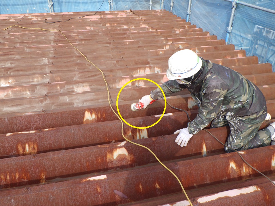 ケレン作業を行っています