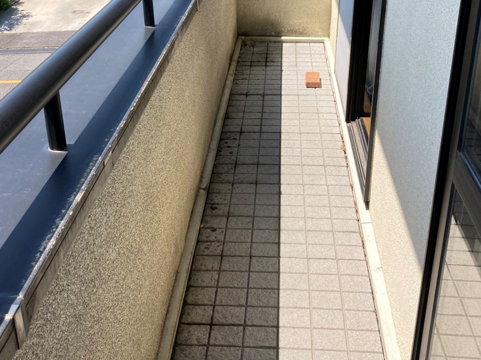 ベランダ雨漏り調査を行いました