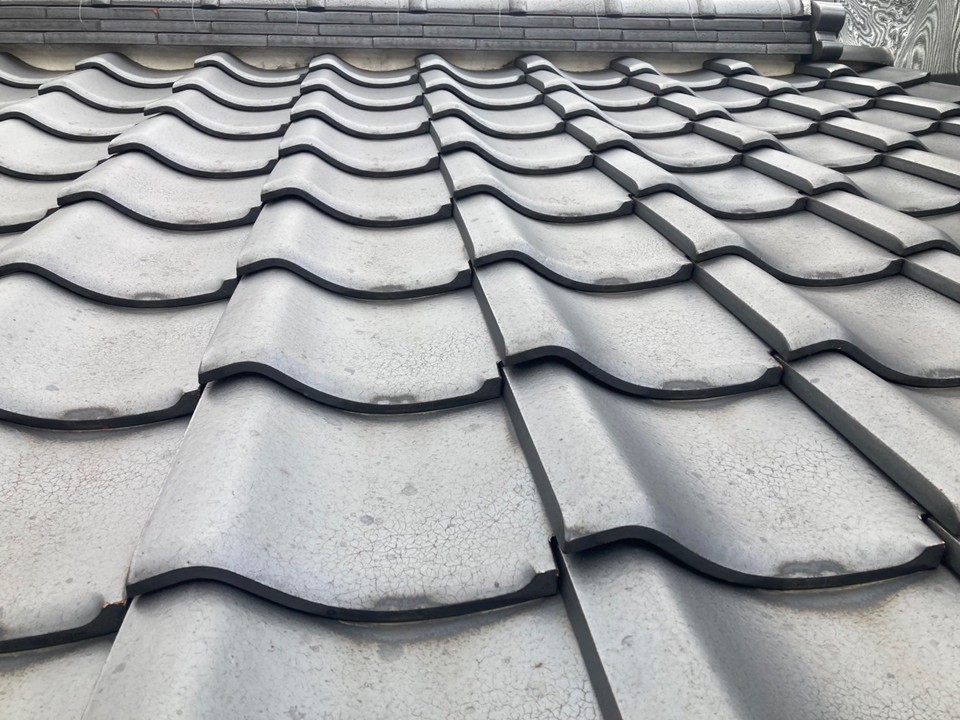 瓦屋根の調査を行いました