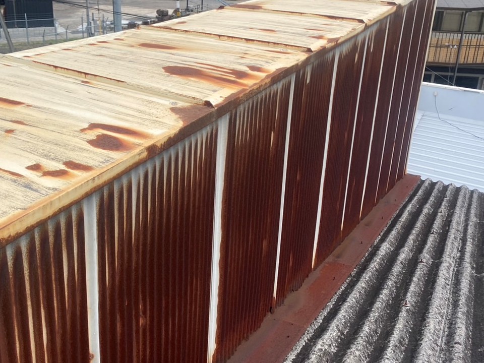 笠木板金の劣化が広がっています