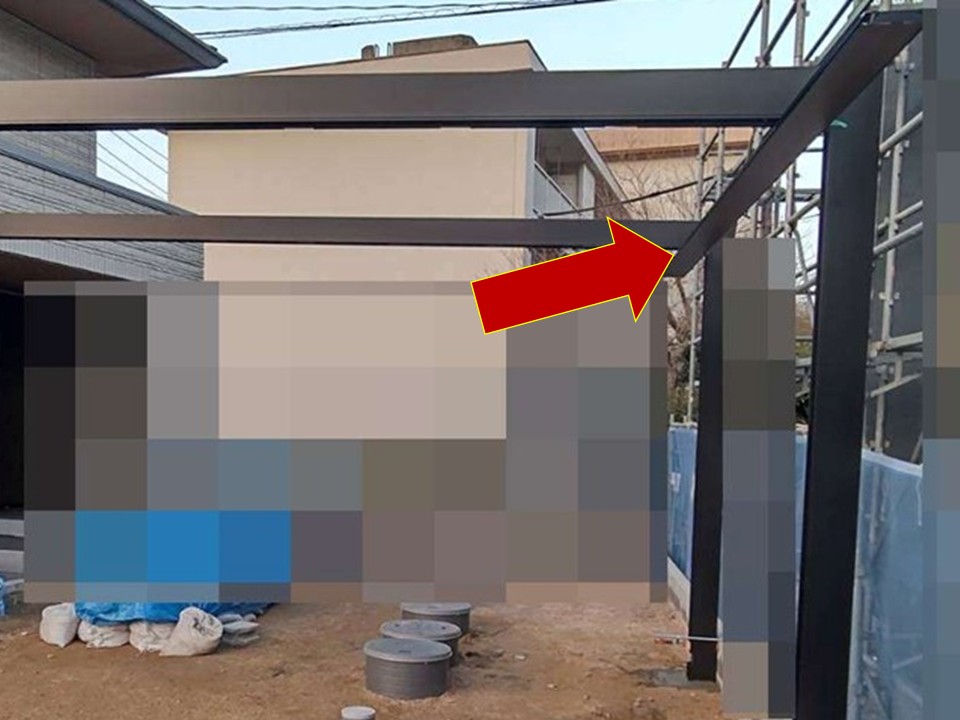 屋根パネルを取り付けていきます