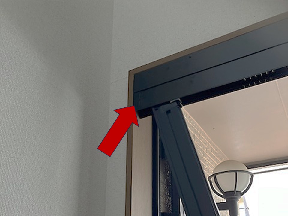 上枠の設置です