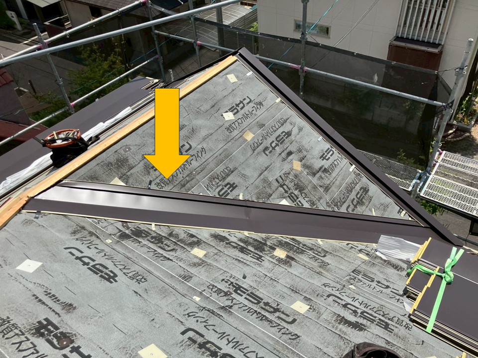 谷板金の施工の様子です