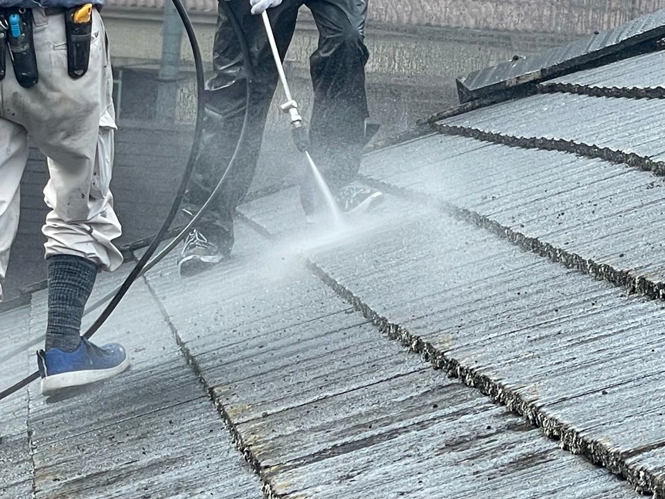 高圧洗浄の様子です