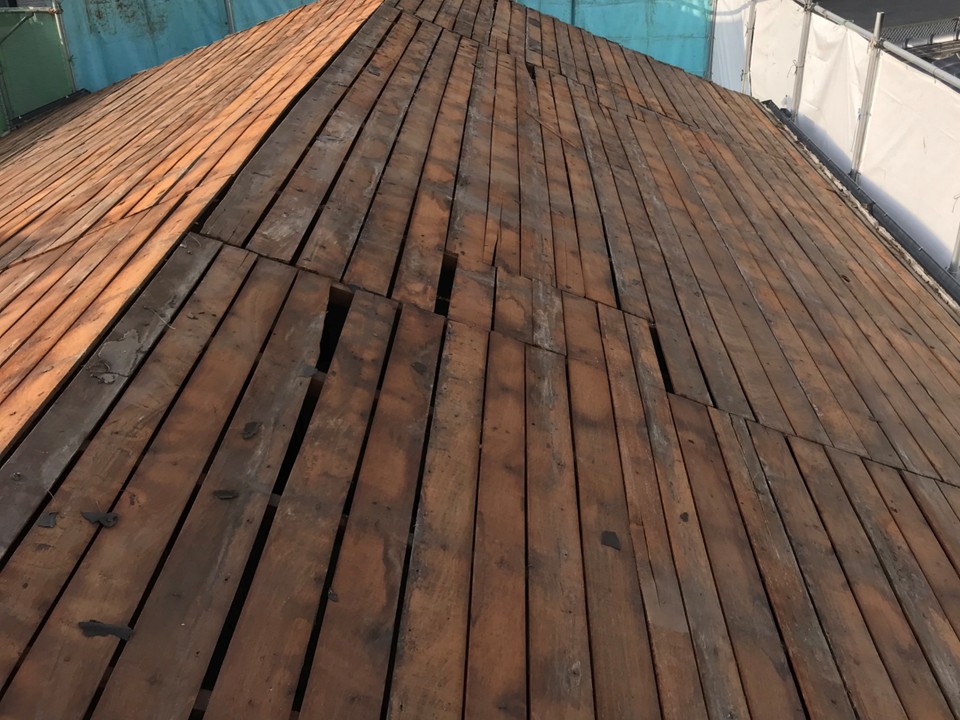 既存瓦、防水紙撤去