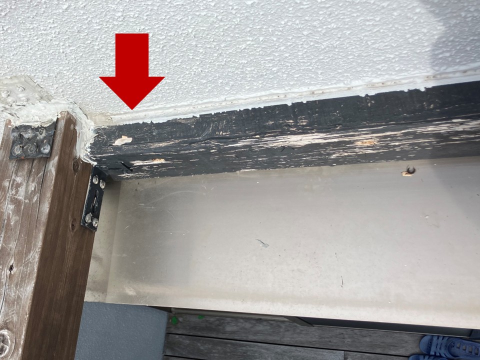 ウッドデッキ上部の取り合いに見られた劣化