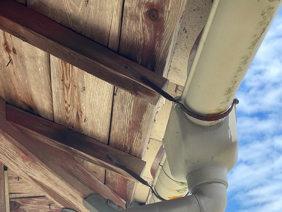 サビが進行した固定金具