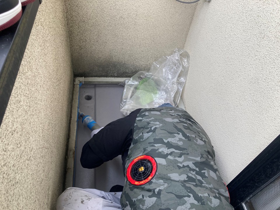 シーリングを充填します