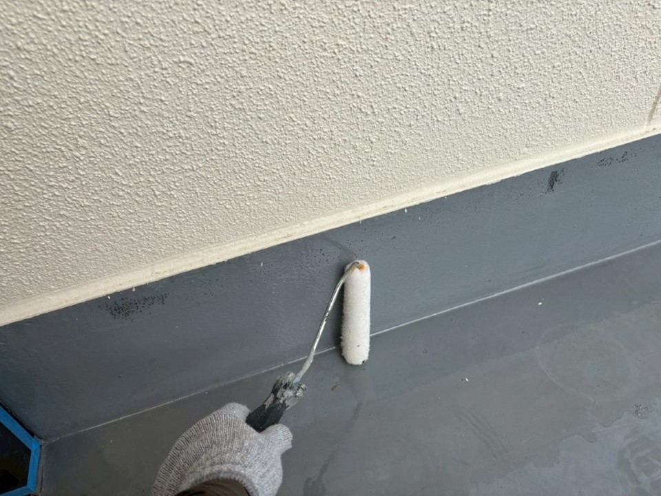 プライマーを塗布します