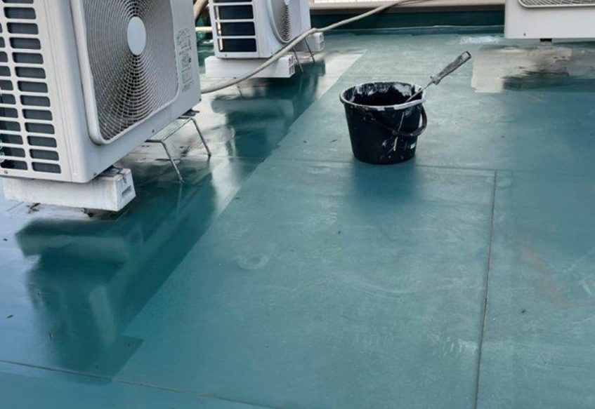 プライマーを塗布していきます