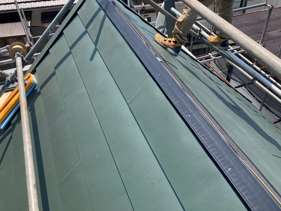 樹脂製貫板を施工します