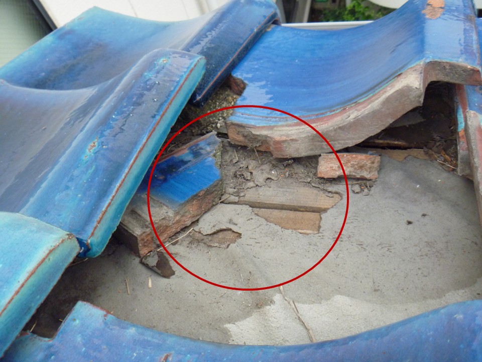 下地の状態を確認しました