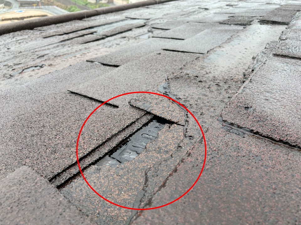 「めくれ・浮き」と防水層の露出