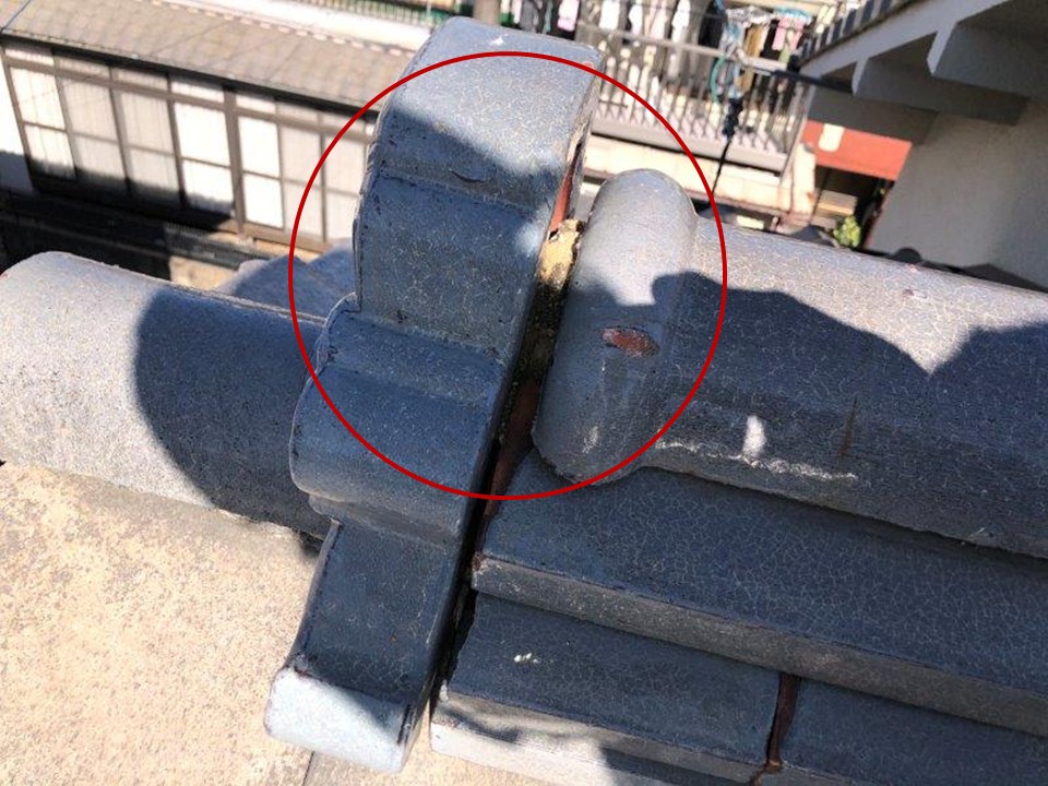 隅棟の鬼瓦ズレ
