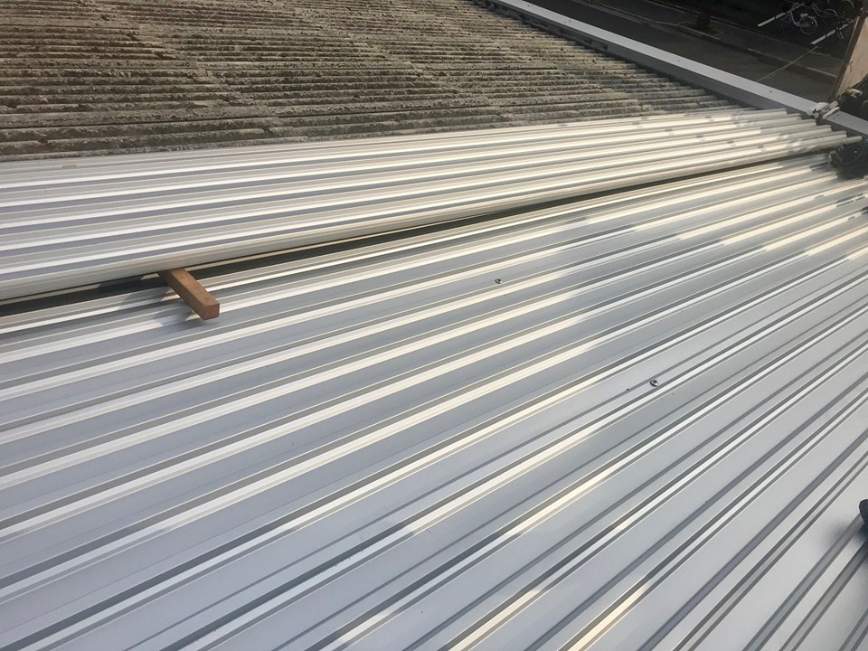 カバー工法を施工しました