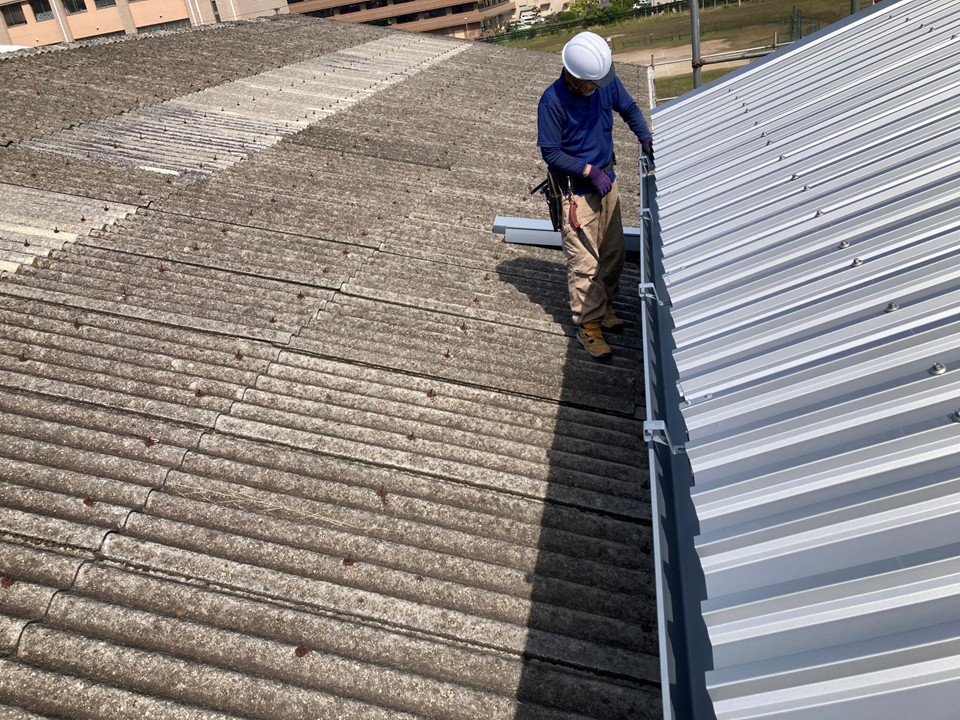 雨樋を取り付けていきます
