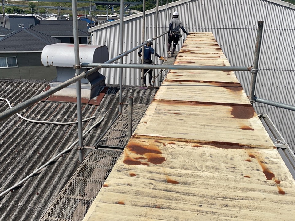 仮設足場の設置を行いました