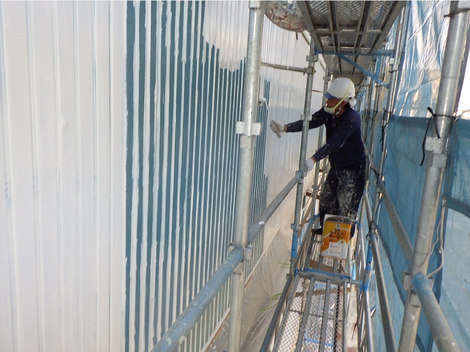 錆止め塗装を塗布していきます