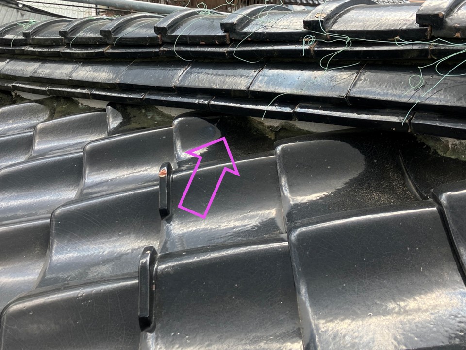 漆喰の崩れが見られます