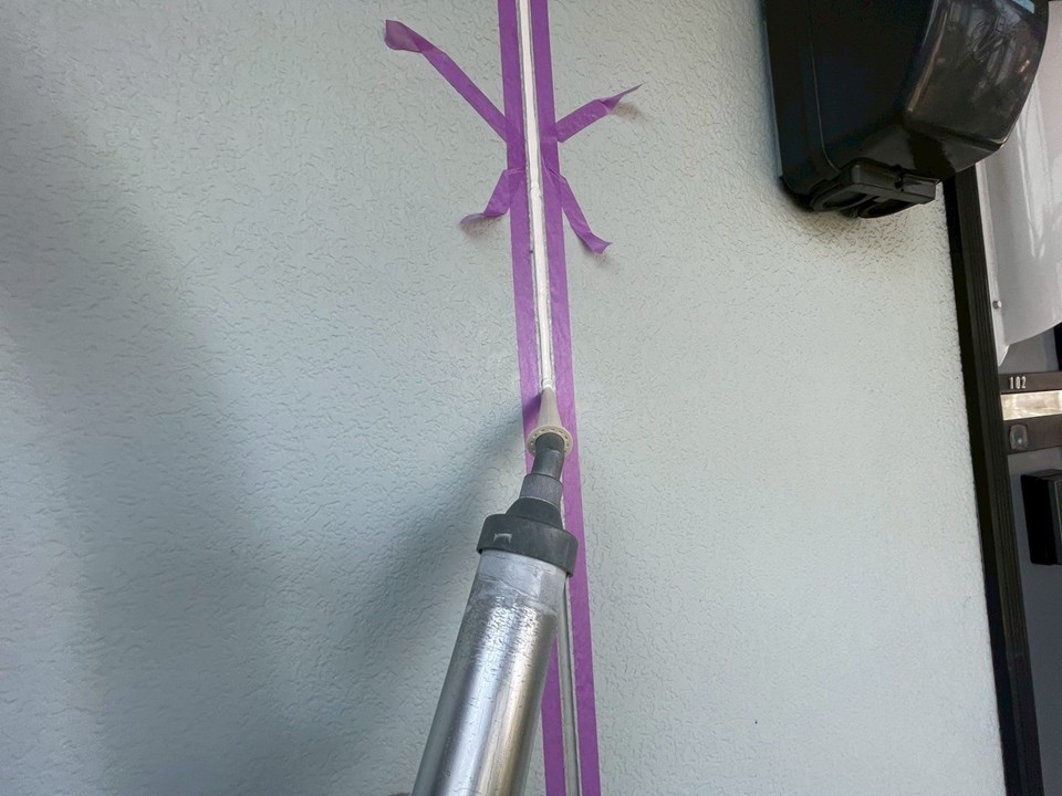 コーキング材を充填します