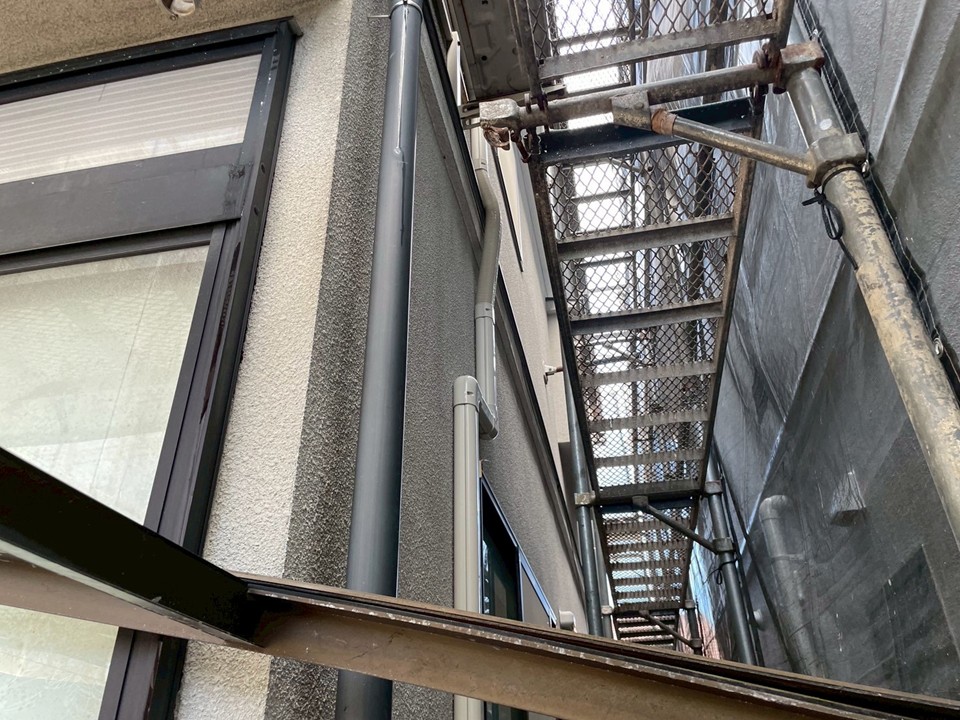 仮設足場を設置していきます