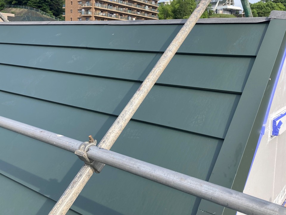 屋根全面の施工が完了しました