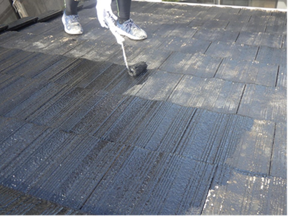 中塗り作業です