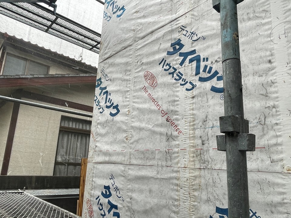 防水シート全面が露出し、下地確認が完了した状態