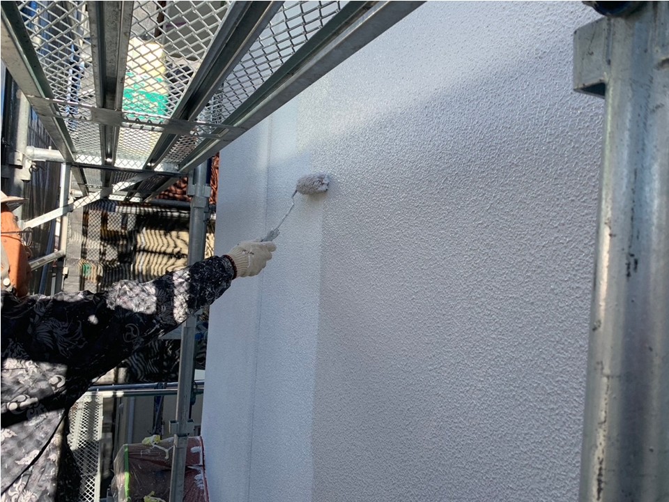 仕上げ塗料１回目