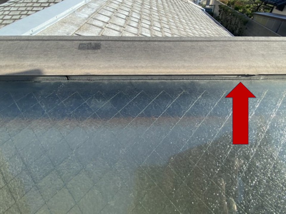 天窓周辺のゴムパッキンも劣化しています