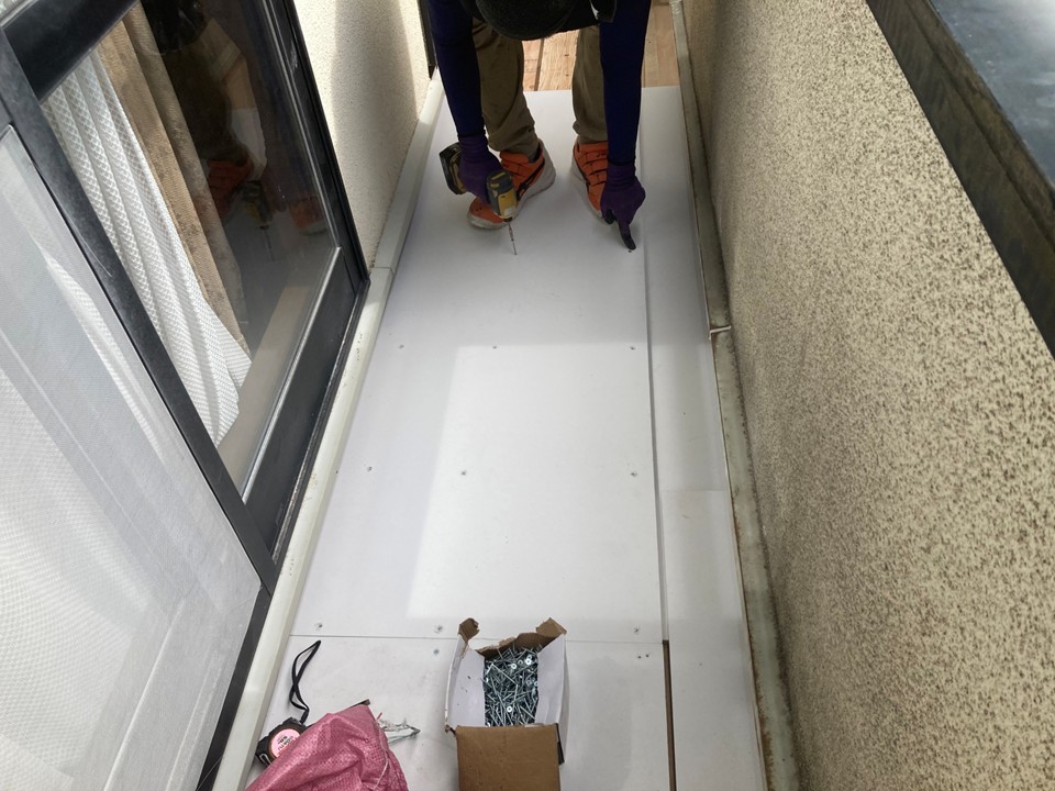 勾配付断熱材の取り付け