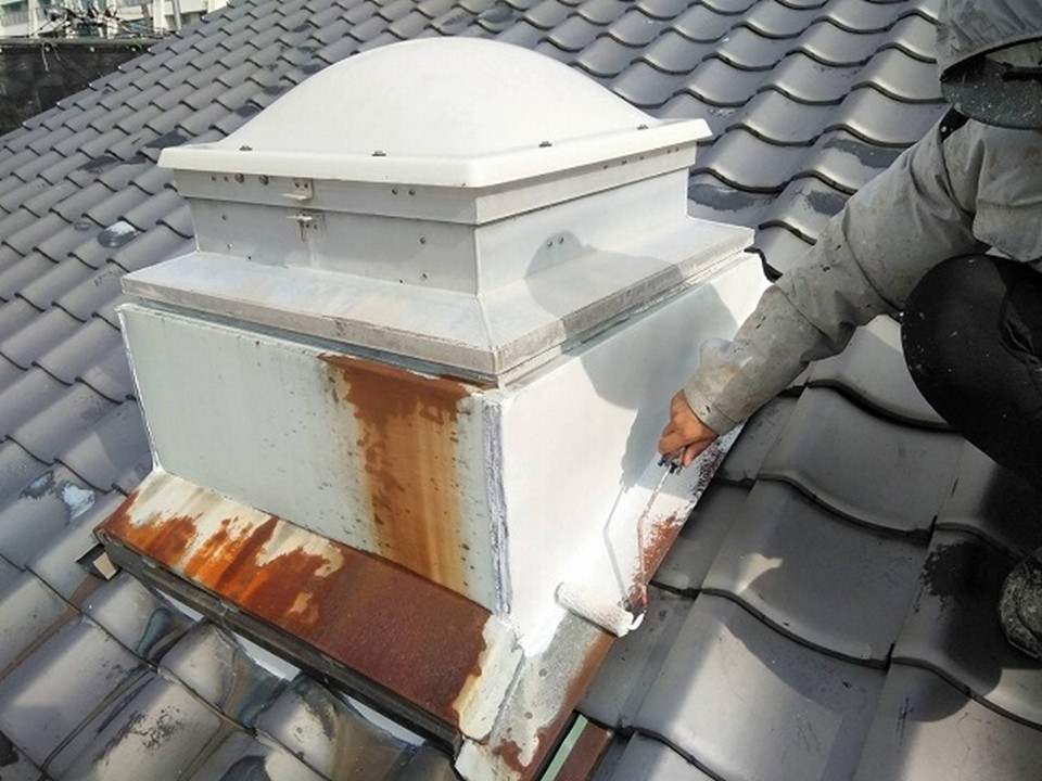 下塗り完了後の換気塔