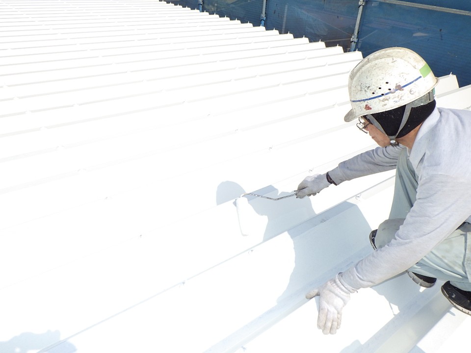 中塗りと上塗り作業です